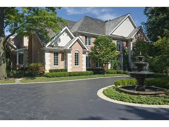 1 Woodley Rd photo 1