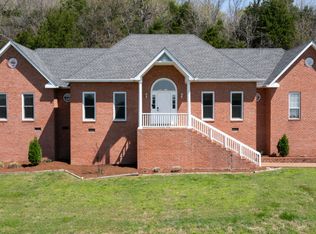 206 Dry Fork Creek Rd, Bethpage, TN 37022