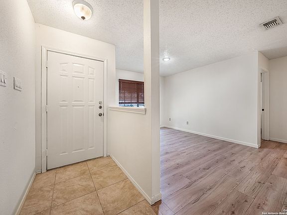 4th image of 5215 PINE LAKE DR