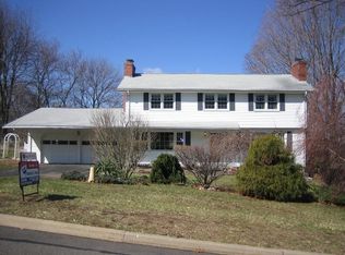 90 Springdale Rd, Manchester, NH 03103