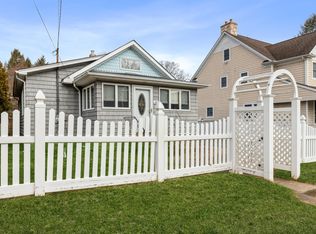 45 Colonial Rd, Smithtown, NY 11787