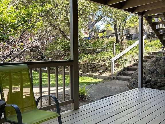 4th image of 541 Holly St