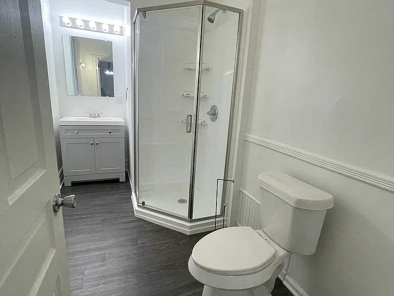 212 Ferris St — Photo 4