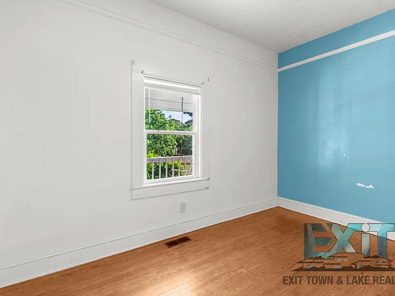 440 Thompson St — Photo 18