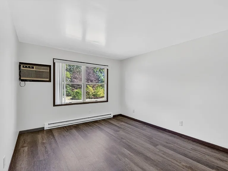Sun Meadows Apartments — Photo 26