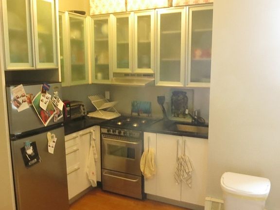 2nd image of 208 Evergreen Ave APT 3R