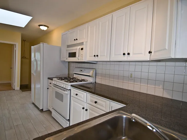 441 Hallett St #2 — Photo 5