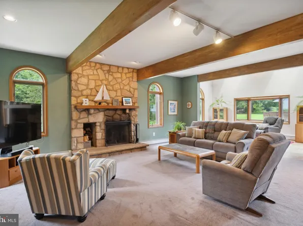 1911 Johnson Rd, Plymouth Meeting, PA 19462