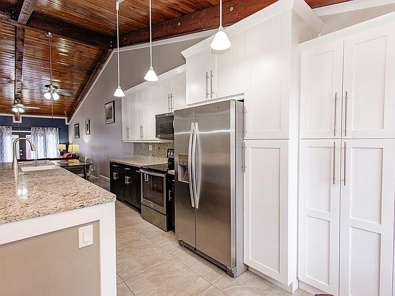3rd image of 10380 W Cypress Court