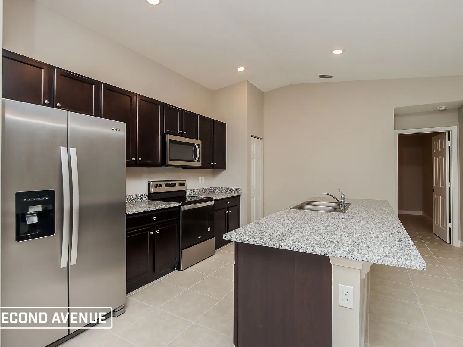 4 bed, 2.0 bath, 1833 sqft, $1,950 — Photo 4