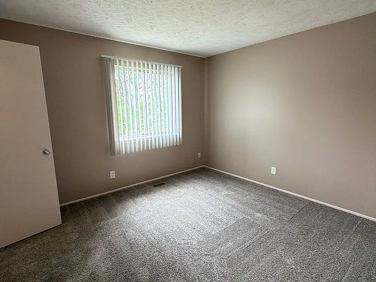 Southdale Square Apartments — Photo 135