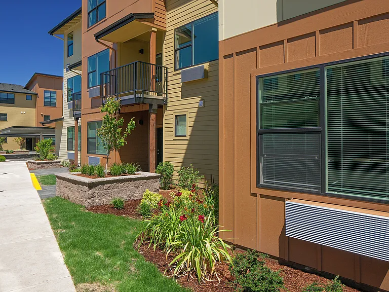 The Tennyson At Crescent Village — Photo 21
