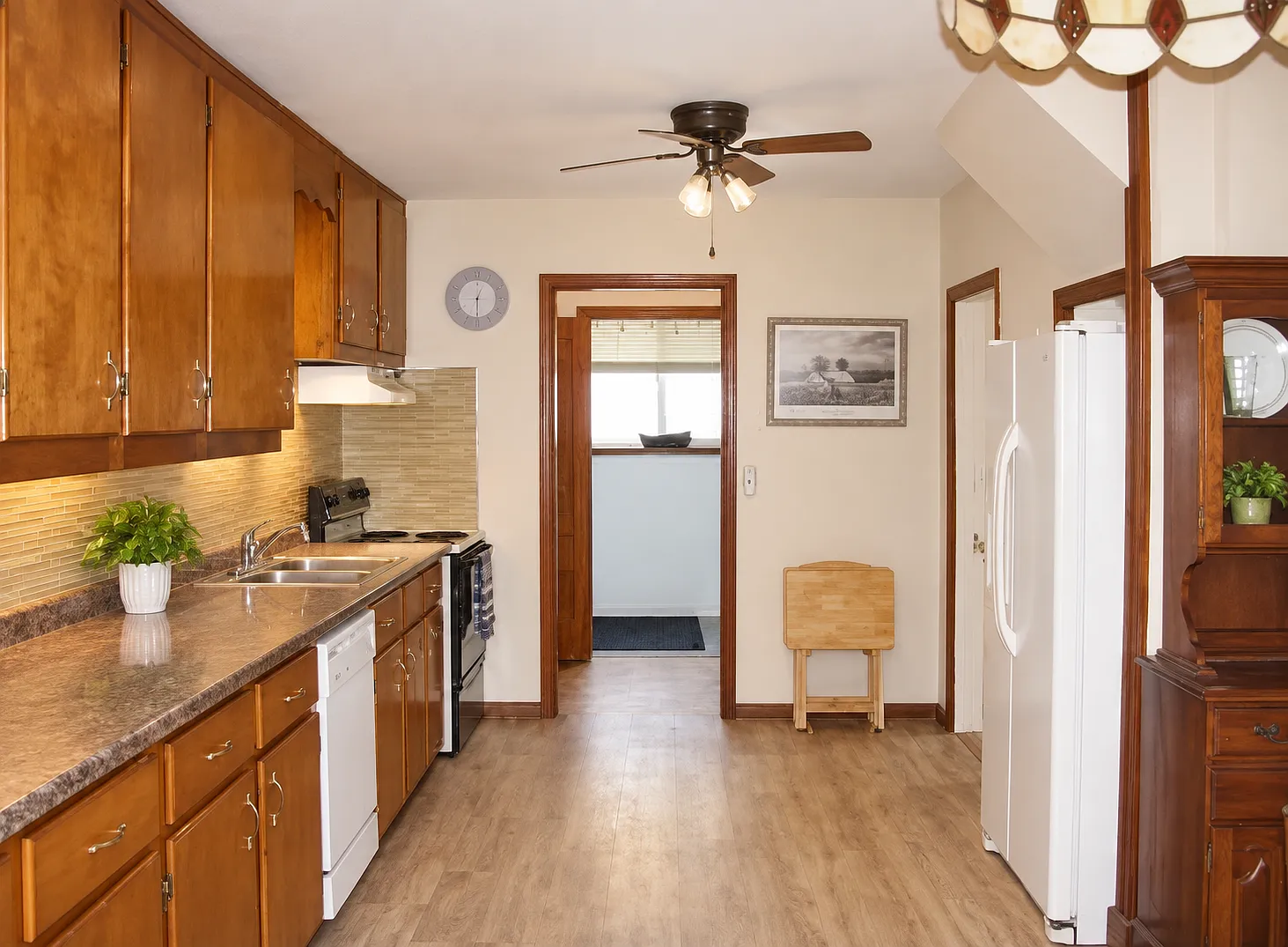 4 bed, 1649 sqft, $3,200 — Photo 4
