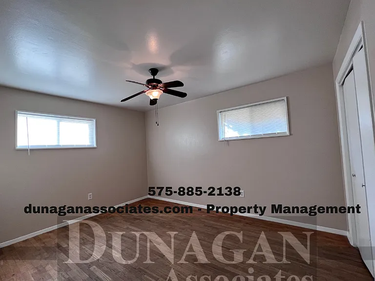 418 N Oak St — Photo 6