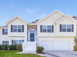 214 Oakleigh Ln, Dallas, GA 30132
