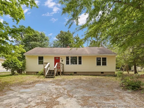508 6th Ave, Raeford, NC 28376