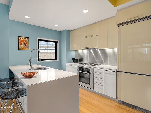 3rd image of 11-02 49th Ave Penthouse 2A