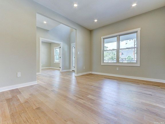 4th image of 224 Avoca Ave