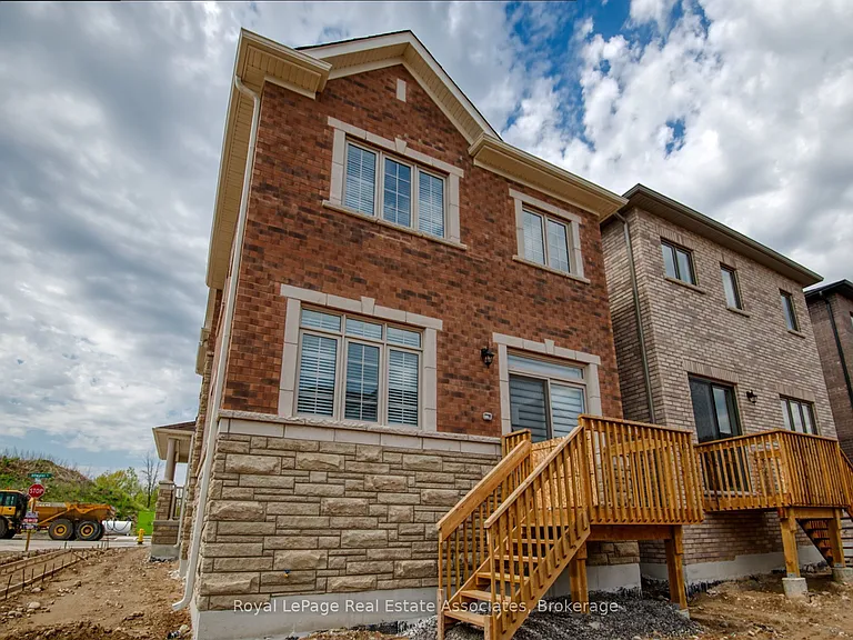 34 Attwater Dr E — Photo 6