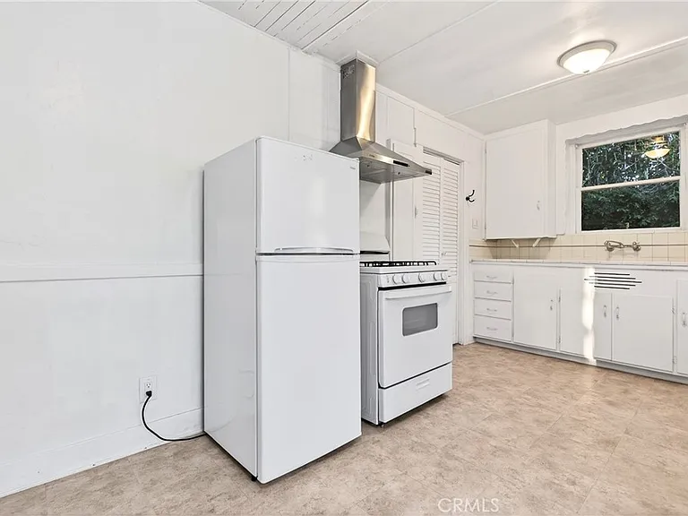 316 W Kenneth Rd — Photo 27