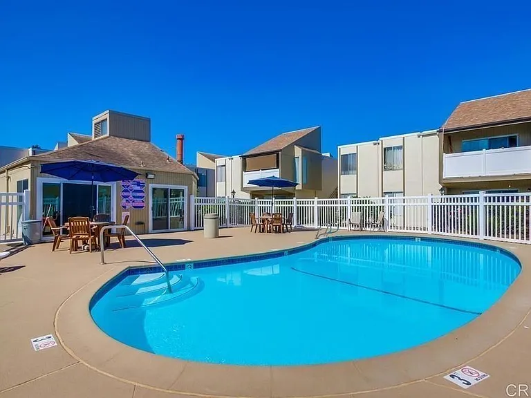 8024 Linda Vista Rd #1F — Photo 32