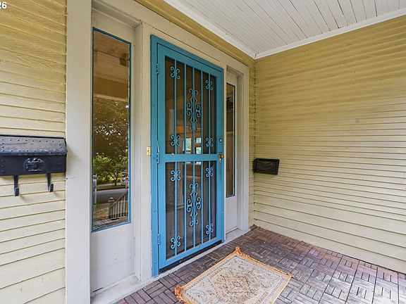 3rd image of 1324 SE 51st Ave