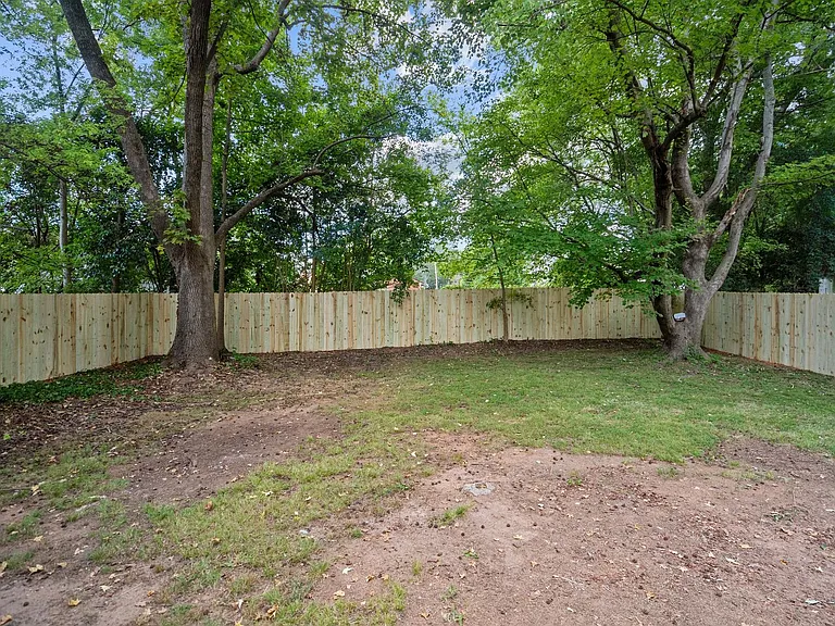 424 Peyton St — Photo 29