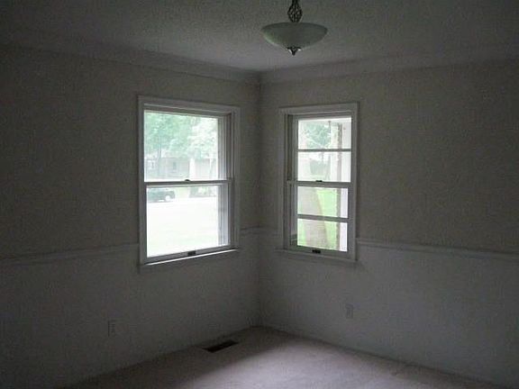 5th image of 3213 Gleneagle Dr