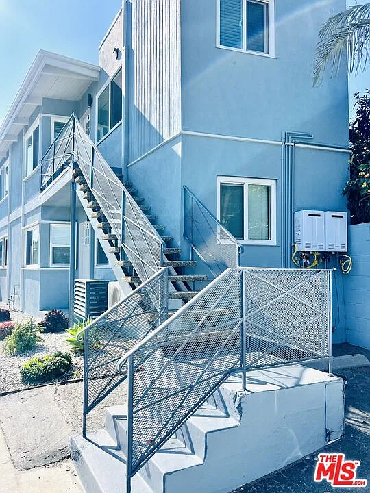 1 bed, 1.0 bath, 600 sqft, $2,100 — Photo 2