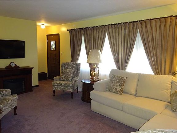 3rd image of 6011 Greene Dr