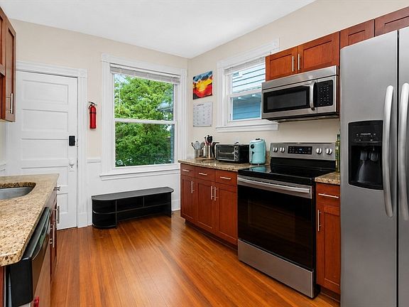 4th image of 8 Colliston Rd