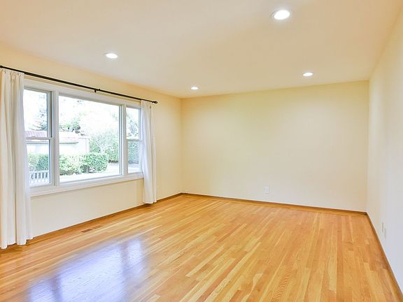 5th image of 10016 Spanish Oak Ct