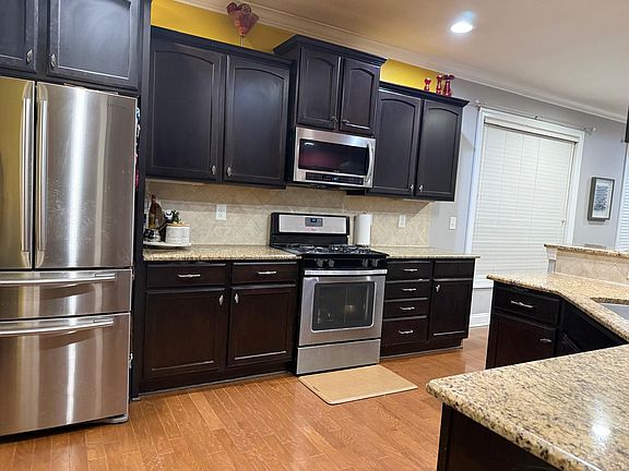4th image of 3911 Wedonia Dr
