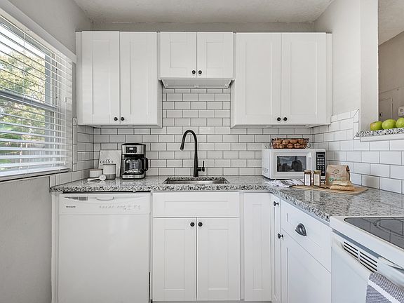 5th image of 2414 N Ramona Cir