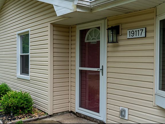2nd image of 19117 Jacquie Ave