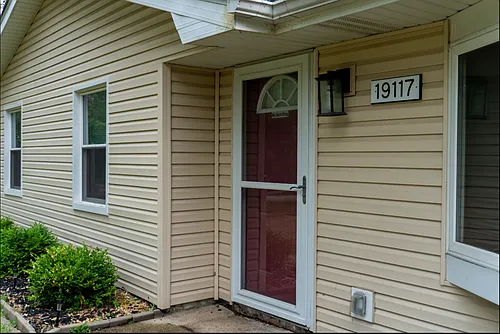 19117 Jacquie Ave Photo 1