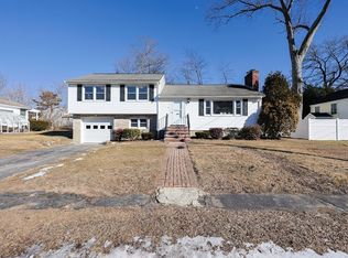 18 Manning Rd, Dedham, MA 02026