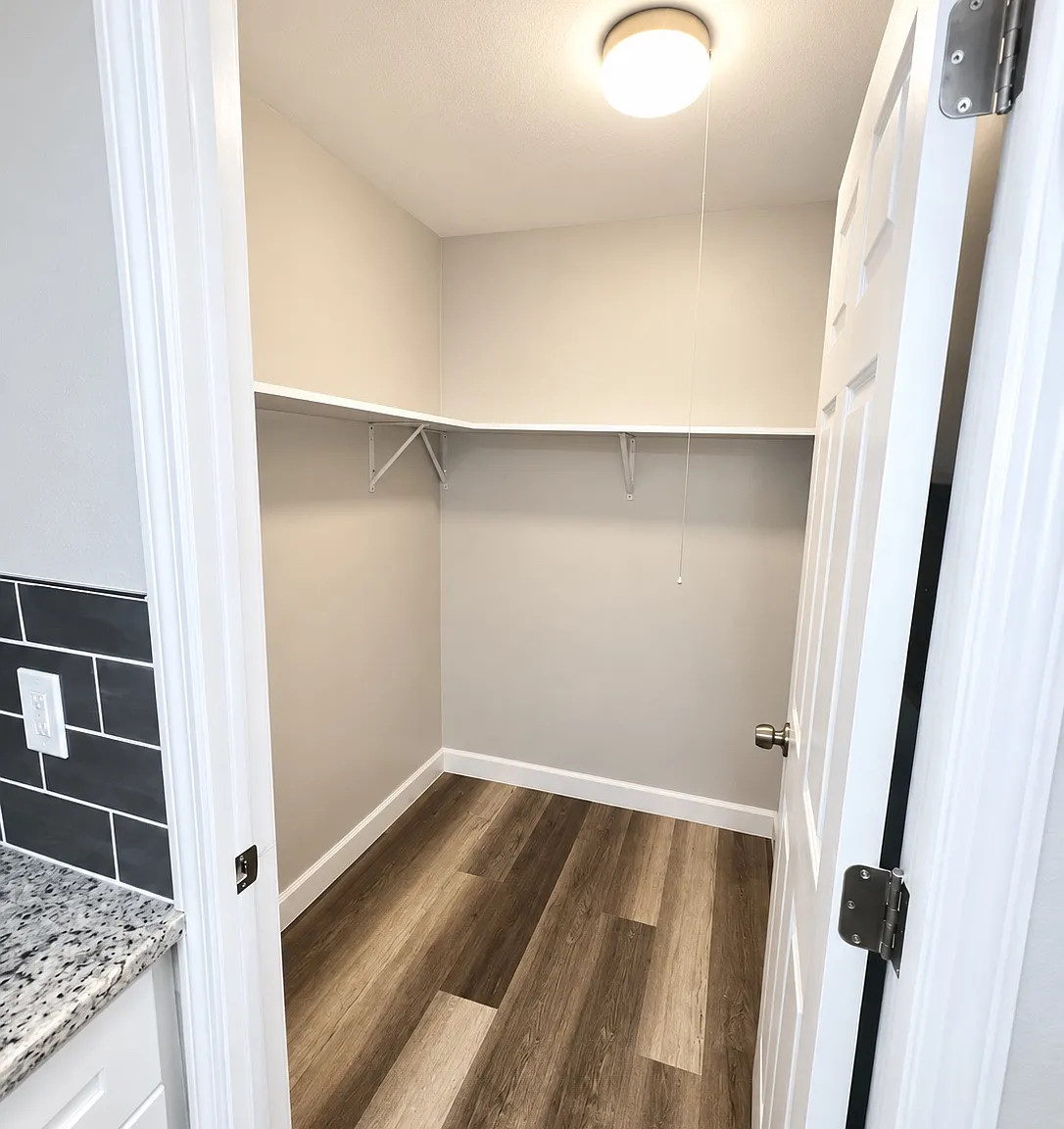 1 bed, 875 sqft, $1,295 — Photo 4