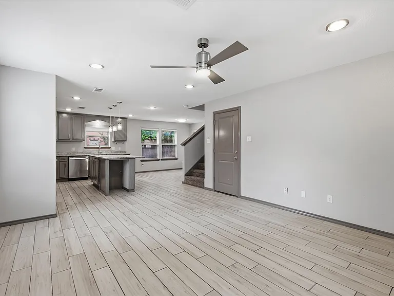 1804 Glenmore Ave — Photo 3