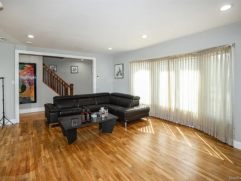 11 Otsego Ave — Photo 6