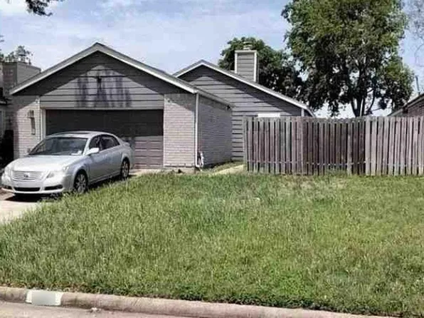 13818 Sheri Hollow Ln, Houston, TX 77082