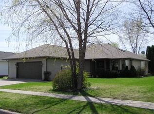 120 Fairbrook Dr, Waunakee, WI 53597