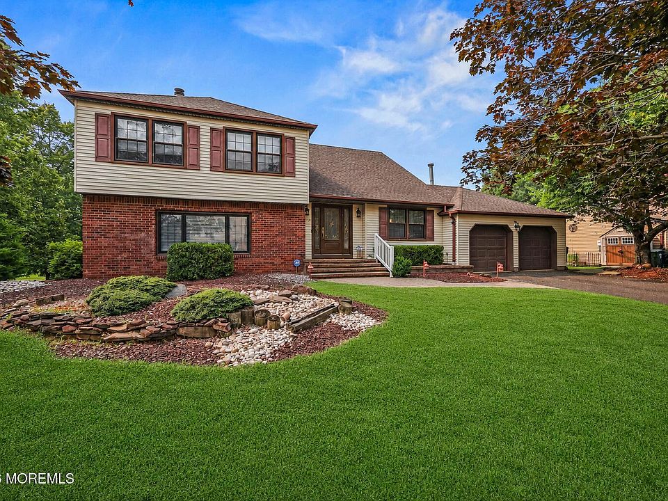 1st image of 24 Cannonade Drive W