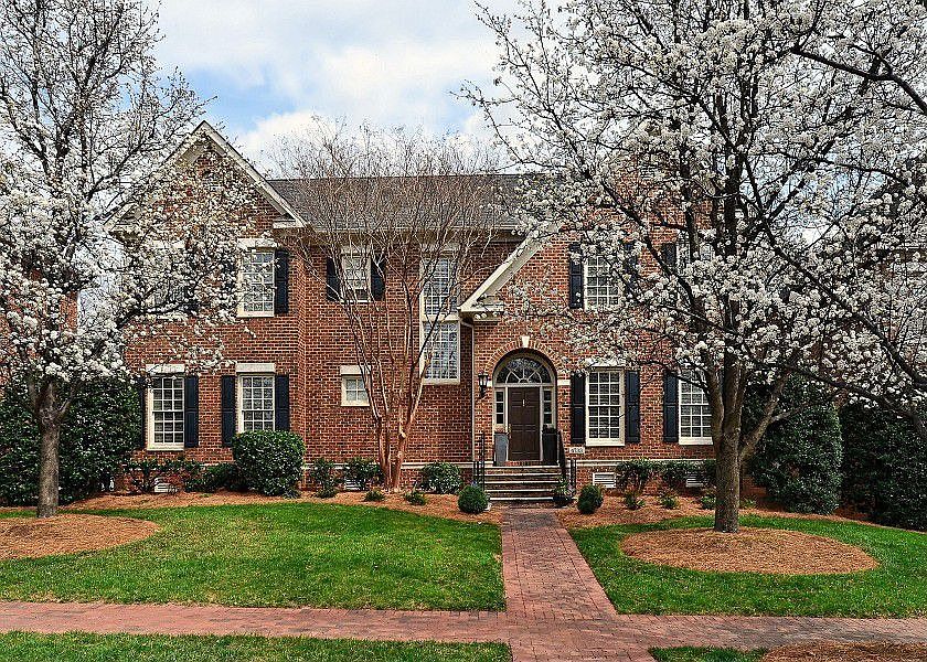 1st image of 4733 Cambridge Crescent Dr
