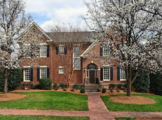 4733 Cambridge Crescent Dr, Charlotte, NC 28226