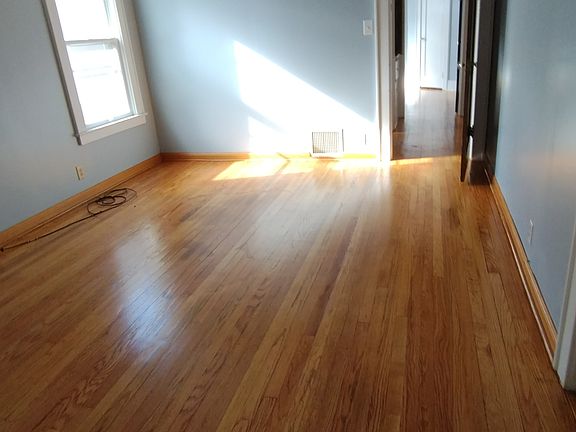 3rd image of 603 Beattie St Floor 2
