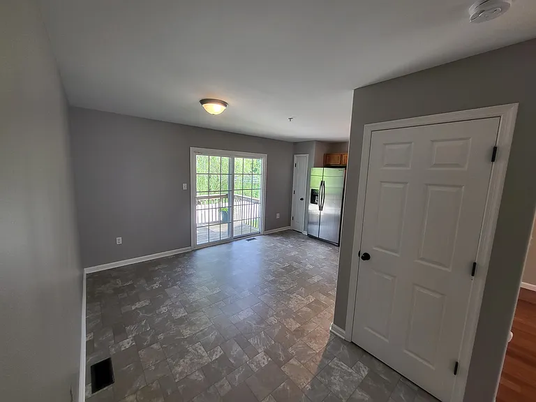 114 Vince Dr — Photo 12