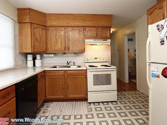 4th image of 5000 Sherwood Dr