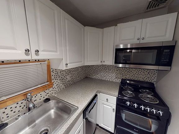 2nd image of 327 Kauffman St #2a3fe833a