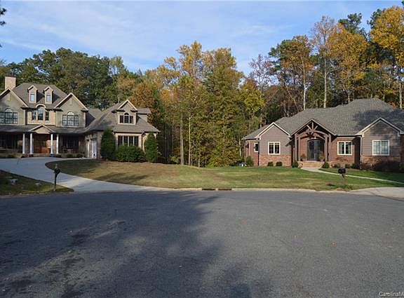 2nd image of 6095 Diamond Pl #115